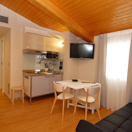 Hostal Rimbombin Burgos Bagian luar foto