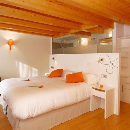 Hostal Rimbombin Burgos Bagian luar foto