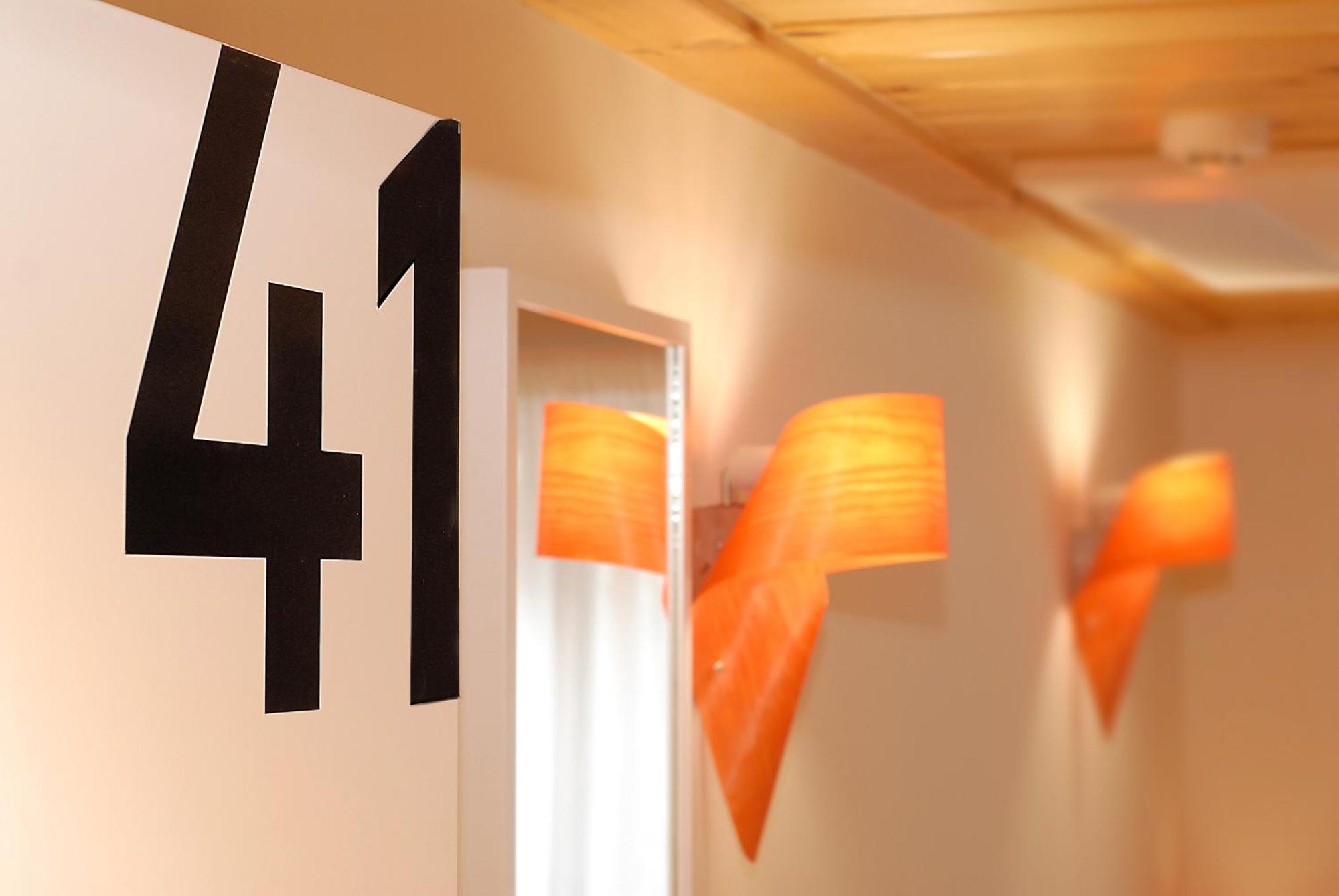 Hostal Rimbombin Burgos Bagian luar foto