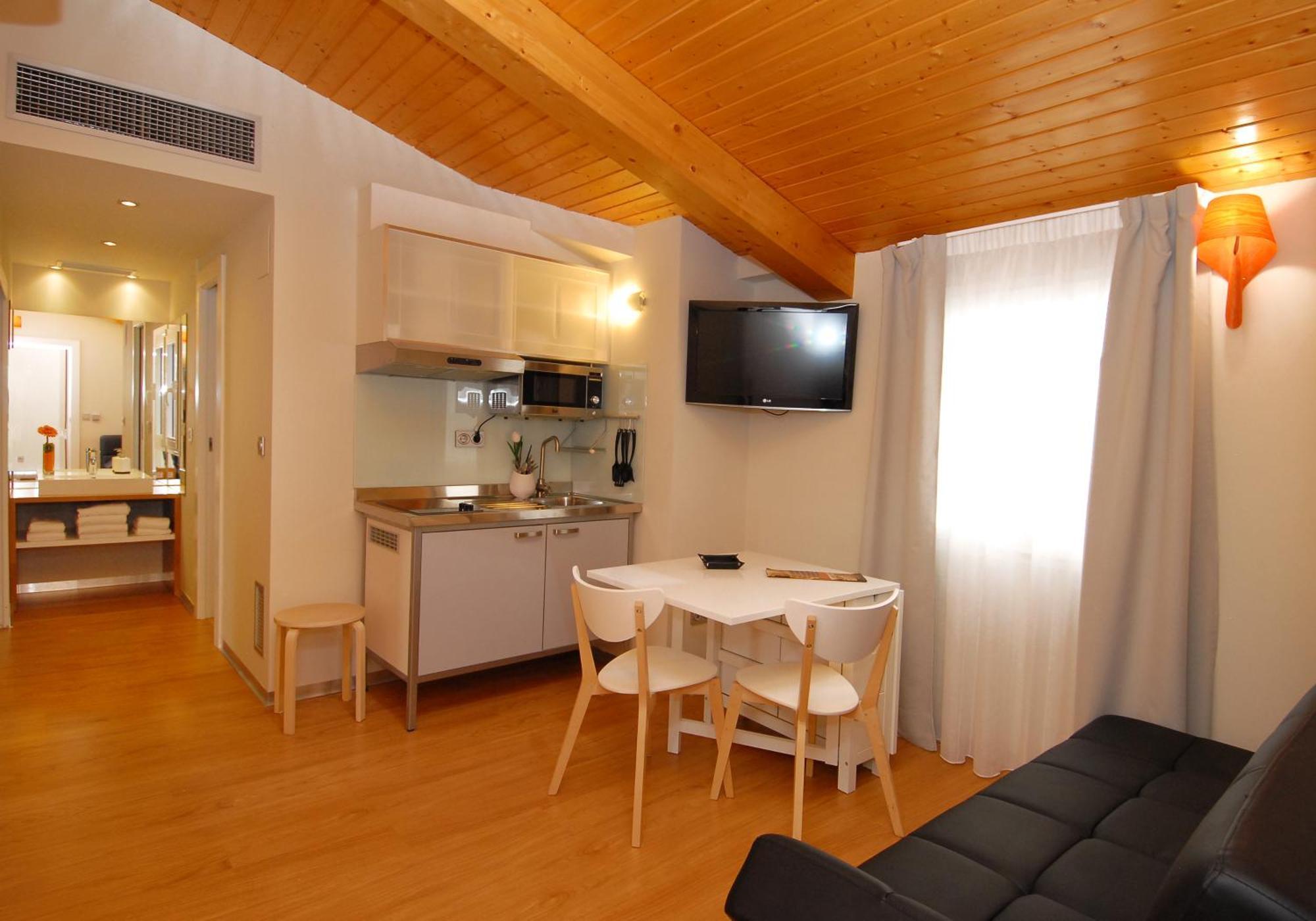 Hostal Rimbombin Burgos Bagian luar foto